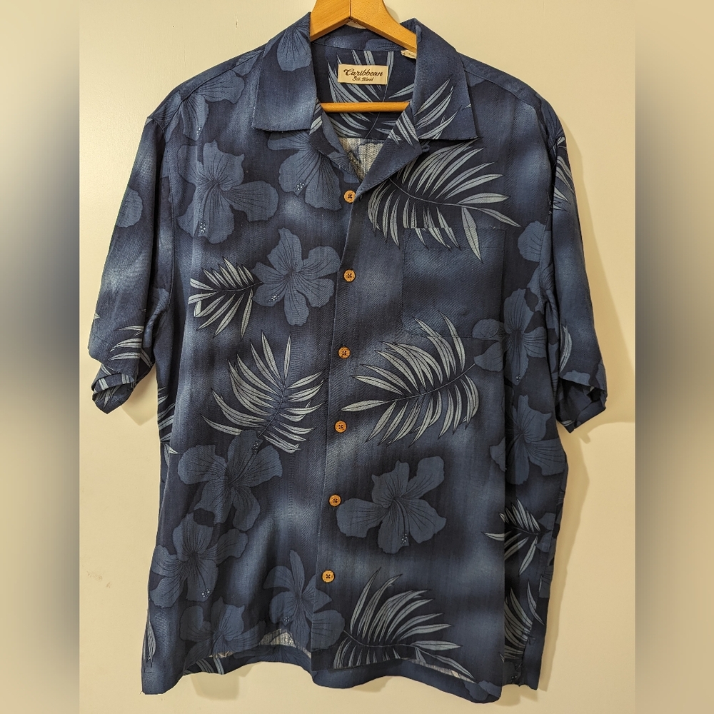 Caribbean Hawaiian Silk Blend Blue Leaf Short Sleeve Shirt Size L